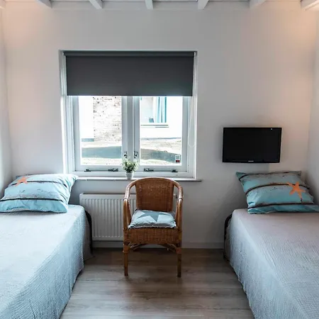 Semesterbostad Happy, Vakantiewoning Op Loopafstand & Duinen!