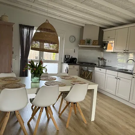 Happy, Vakantiewoning Op Loopafstand & Duinen! بيت للعطل